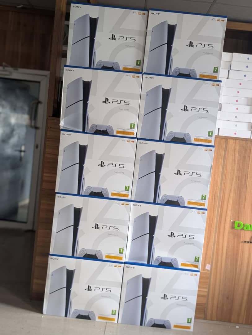 BRAND NEW PS5 SLIM 1TB